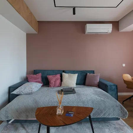 Opal Beachfront Warna