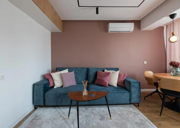 Opal Beachfront Warna