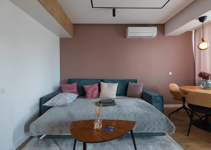 Opal Beachfront Warna